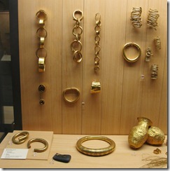 bronze age golden jewels